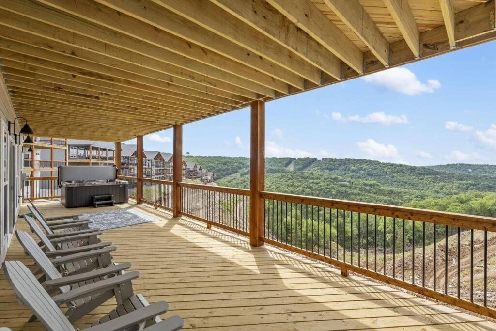 The Lake Fish-Amazing Views-Sleeps 24-Indoor-Outdoor Pools Branson Exterior foto